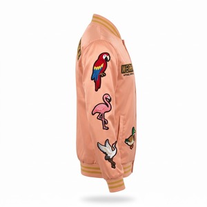 Chaqueta Bomber de Satén Personalizada para Hombre, Color Durazno Dorado, Parches de Chenilla, Forro Sublimado, Logotipo Personalizado OEM, Ropa Urbana - Product Image 4