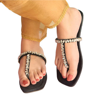 Último Diseño, Servicio OEM, Zapatos Kolhapuri para Mujer, Estampados, Antideslizantes, Cómodos, Suela de Cuero Natural, Parte Superior de Terciopelo, Calidad Premium - Product Image 1