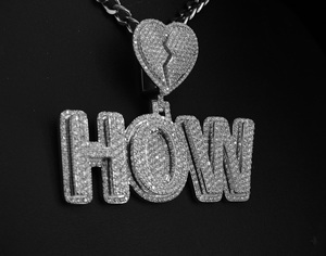 Pendentif personnalisé à double couche avec nom, coupe ronde, avec fermoir en forme de cœur brisé, pour homme et femme, bijoux hip-hop glacés par Phoenix Enterprise - Product Image 4