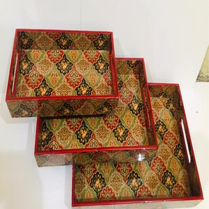 Plateaux décoratifs sur mesure avec un design en marbre avec veinage noir et or Idéal pour les cadeaux et la décoration intérieure - Product Image 5