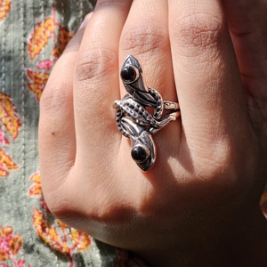 Anillo de piedras preciosas de plata con cara de dos serpientes con ónix negro para Aniversario de fiesta de boda - Product Image 2