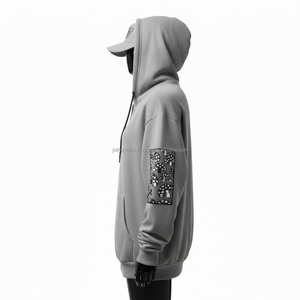 Sweat à capuche zippé pour femme en tissu polaire gris avec logo personnalisé brodé, design de patch, vêtement décontracté confortable, sweat à capuche basique avec fermeture éclair - Product Image 3