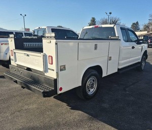 Ford F-250 Super Duty XL SuperCab 4x4 2023 Blanc Propre d'occasion avec toit ouvrant, démarrage à distance, pack remorquage, pack remorque, sièges en cuir - Product Image 1