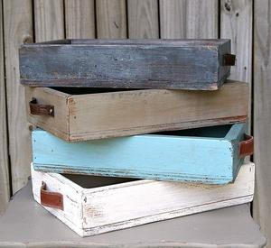 ถาดไม้สีขาวสำหรับบ้านไร่ที่ทันสมัยมีเส้นสะอาดและมีคราบนุ่มเหมาะสำหรับใช้ในชีวิตประจำวันหรือสังสรรค์ในบ้านตามเทศกาล - Product Image 6