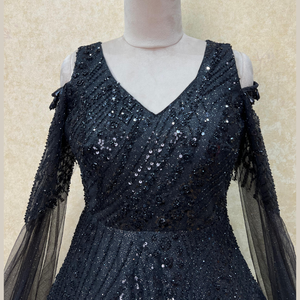 Dernière robe de soirée noire de qualité supérieure à manches longues avec travail manuel Beats pour les occasions vêtements indiens et pakistanais - Product Image 4