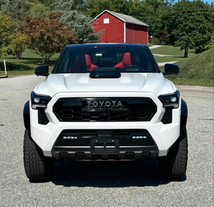 Toyota Tacoma 2024 Usada en el Extranjero, Camioneta con Caja de Cambios Automática, Volante a la Izquierda, Interior de Cuero en Color Oscuro, Neumáticos R17 - Product Image 1