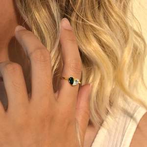 Anillo de Plata de Ley 925 Chapado en Oro de 14K, Estilo Clásico Natural, con Circonita Genuina en Corte Pera y Engaste de Garras, para Boda o Fiesta - Product Image 3