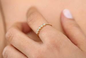 แหวนแต่งงานคลาสสิกสำหรับผู้หญิง ทองคำแท้ 10K/14K/18K สีเหลือง ประดับเพชรธรรมชาติทรงรี 0.14 กะรัต พร้อมใบรับรอง IGI ขนาด 1.30 มม. - Product Image 5