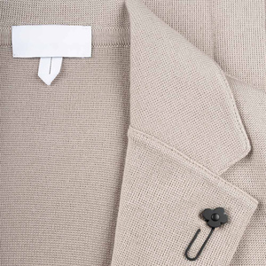 เสื้อเบลเซอร์แฟชั่นสำหรับผู้ชายกระดุมแถวเดียวป้องกันริ้วรอยระบายอากาศโลโก้/สีน้ำหนักเบา - Product Image 4