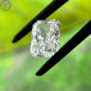 Anillo de compromiso de diamante cultivado en laboratorio de corte radiante de 2 quilates diseños de joyería personalizados E Color VVS1 claridad IGI certificado CVD/HPHT - Product Image 2