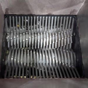 Broyeur de plastique automatique industriel lourd, moteur V5 pour une productivité élevée, économie d'énergie, broyage de plastique recyclé - Product Image 3