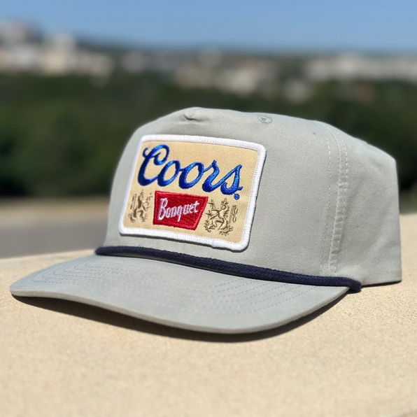 สีเทาเข้ม