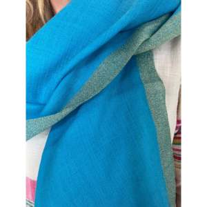 Bufanda y chal étnico de lana azul cielo con bordado Zari - Product Image 2