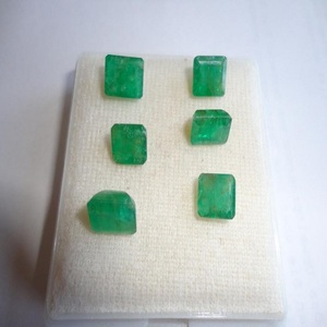 มรกตทรงไข่มรกตธรรมชาติคุณภาพดีมากสีเขียวขนาดผสมที่ได้รับการรับรองโดย IGI - Product Image 3