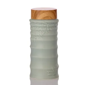 أكواب شاي للسفر مصنوعة من خشب الخيزران من Acera Liven تتميز بتصميم بسيط ومصبوغة باليد وبألوان زاهية