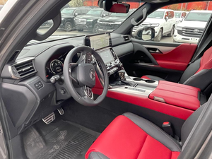 รถยนต์ SUV สีเทา รุ่นปี 2023 ขนาดใหญ่ หรูหรา ประสิทธิภาพสูง แพ็คเกจ F Sport ระดับพรีเมียม 7 ที่นั่ง มีจำหน่ายแล้ว - Product Image 5