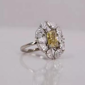 Bague de fiançailles pour femme de luxe jaune Radiant Cut Lab diamant créé avec diamant poire or massif forme florale cadeau parfait - Product Image 5