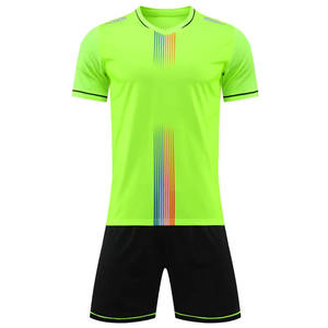 Uniforme de Fútbol de Club, Impresión Personalizada de Nombre y Número, 100% Poliéster, Suministro al por Mayor de Ropa de Fútbol por Sublimación - Product Image 3