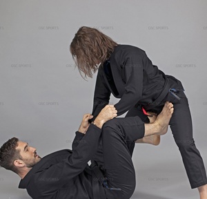 Kimono BJJ noir unisexe, uniforme jiu jitsu brésilien léger avec broderie personnalisée et logos en tissu tissé de perles - Product Image 2