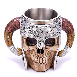 Jarra grande de cerveza con forma de cuerno, mostrada con cerveza espumosa y una bolsa de almacenamiento. Disponible a precios de mayoreo. - Product Image 3