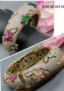 Brazaletes Abiertos de Latón CZ Ad Mehandi Opneble Kada Sku AK 003 DK C4 con Forma de Flor Moderna y Piedra Moissanita para Bodas - Product Image 2