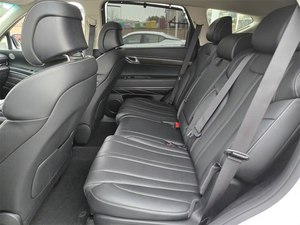 Véhicule utilitaire de luxe d'occasion 2024, modèle Performance 2.5T à transmission intégrale - Product Image 5