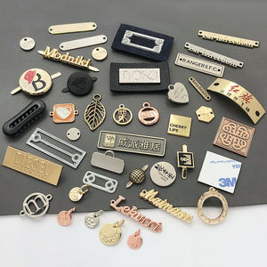 ETIQUETAS METÁLICAS DE DISEÑO, Etiquetas de Metal Personalizadas al por Mayor para Ropa, Etiquetas con Logotipo para Prendas de Vestir, Trajes de Baño - 20 AÑOS de Experiencia - Product Image 2