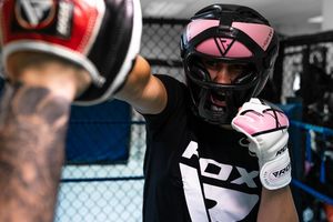 Protector de cabeza de boxeo de cuero genuino de alta calidad, Protector de cabeza de entrenamiento MMA, protección facial completa, equipo de cabeza irrompible - Product Image 5