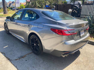 Toyota Camry SE 2025 d'occasion en excellent état - Product Image 2