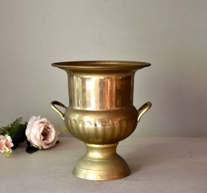 Seau à glace en laiton moderne de grande qualité à prix responsable pour un intérieur de bar contemporain, ajoutant un accent métallique chaleureux - Product Image 4