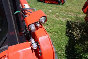 Precio de Fábrica al por Mayor, Cargadora Compacta Kioti SL750U-LQ con Tracción en las 4 Ruedas, en Buenas Condiciones, en Venta a Bajo Precio - Product Image 3