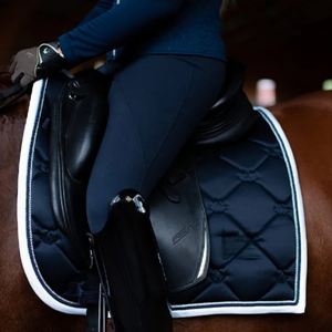 Tapis de selle élégants et durables en tissu doux Confortable Meilleur design adapté à la formation Tapis de selle anglais Personnalisé - Product Image 3