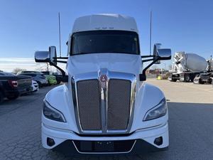 Camion benne d'occasion KENWORTH T680 2017, cabine couchette conventionnelle, moteur diesel 10 cylindres, caméra arrière 360°, écran tactile, automatique, 6x4 - Product Image 2