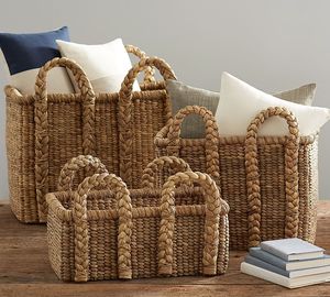 Elegante cesta de mimbre con forro de tela adecuada para decoración de fiestas o regalos de boda. - Product Image 2