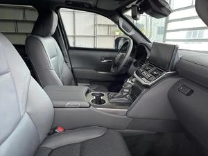 Strong 2025 para 300 (B7+) SUV con Volante a la Izquierda, R17, con Alta Protección Balística y Contra Explosiones - Product Image 5