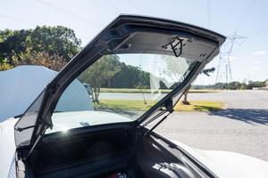 Vente de Ferrari 458 2019, 661 ch, biturbo, 12 cylindres, coupé, Bianco Avus, intérieur en cuir clair, régulateur de vitesse ACC, jantes R21 - Product Image 4