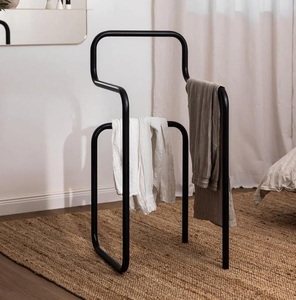 Porte-serviettes en fer décoratif alliant rangement fonctionnel et accent élégant pour la salle de bain, support mural robuste - Product Image 5