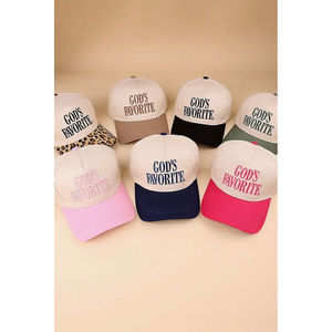 Gorra de Lona Verde Bosque con la Frase 'God's Favorite' para Uso Casual - Product Image 2