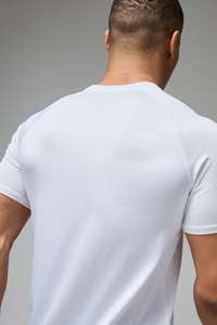 Camiseta Lisa para hombre, camisetas de poliéster, logotipo personalizado de impresión, camisetas de entrenamiento deportivo para gimnasio, fabricadas en Pakistán - Product Image 3