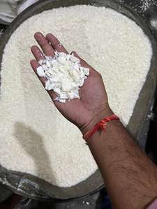 Molde de botella con mango de plástico de polietileno de alta densidad SRISHTI, embalaje personalizado, reutilizable, reciclable - Product Image 4