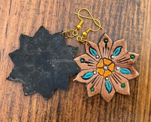 ต่างหูหนังแกะสลักมือสไตล์ตะวันตกสินค้ามาใหม่ต่างหูรูปหยดน้ำตาสุดน่ารักสำหรับผู้หญิงเครื่องประดับแฟชั่นหนัง - Product Image 4