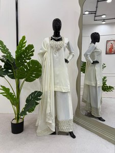 Conjunto indio pakistaní Chinon de seda Lehenga Choli con hilo y lentejuelas para verano, ropa de fiesta para mujeres, estilo del sur de Asia - Product Image 2