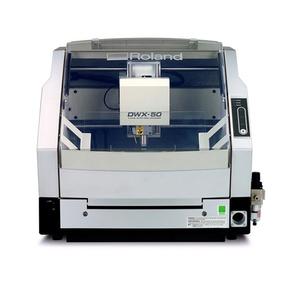 Máquina de fresado Roland DWX 50 de venta rápida con unidad de succión BOFA y software CAD SUM3D - Product Image 1