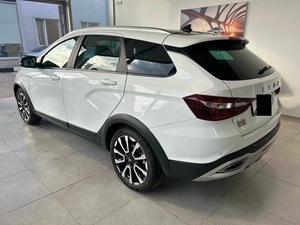 2024 (VAZ) Vesta SW Cross I Restyling (NG) Faible kilométrage Moteur silencieux Transmission automatique Toit ouvrant panoramique Phares LED - Product Image 5