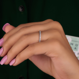 Minimalista 2mm corte redondo media eternidad Moissanite boda banda elegante apilable piedra preciosa anillo nupcial aniversario regalo para mujeres - Product Image 2