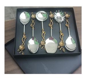 Juego de cubiertos de metal dorado de acero inoxidable de la mejor calidad de 5 cubiertos directos del fabricante para uso de frutas tenedor y cuchara de metal - Product Image 5