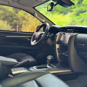 รถ SUV ไฮแลนเดอร์ ฟอร์จูนเนอร์ รุ่นทันสมัย ขับเคลื่อนสี่ล้อ เกียร์ธรรมดา เบาะหนัง - Product Image 3