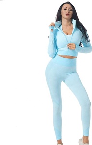 Conjunto de Yoga de 3 Piezas para Mujer: Leggings de Cintura Alta, Sujetador Deportivo Acolchado y Chaqueta Corta - Product Image 4