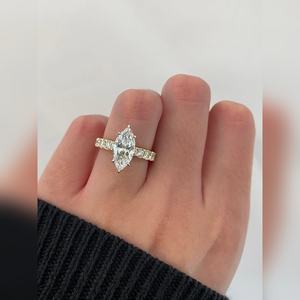 Anillo de Boda de Oro Macizo con Diamante de Corte Esmeralda Cultivado en Laboratorio, Oro Rosa de 10K, 14K, 18K, Plata, Platino, Certificado IGI - Product Image 1