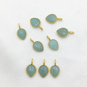 Venta al por mayor 925 Plata aguamarina piedra preciosa hoja colgante chapado en oro con símbolo religioso cristiano para regalo hecho de latón - Product Image 3